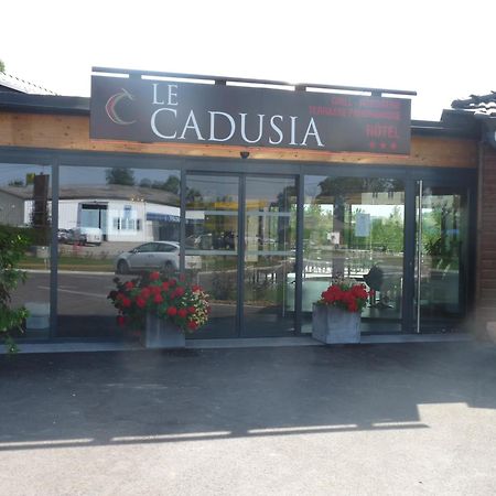 Hotel Logis Le Cadusia Chaource Exterior foto
