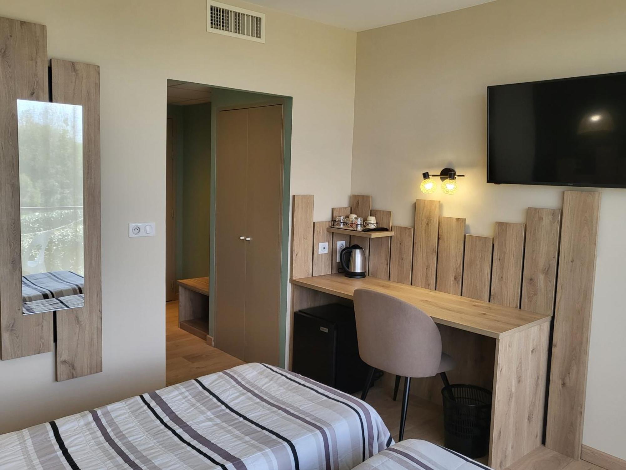 Hotel Logis Le Cadusia Chaource Zimmer foto