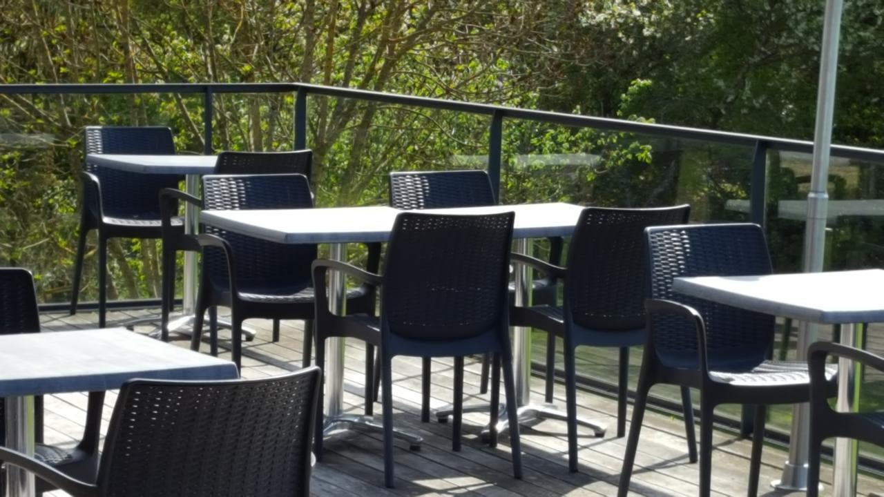 Hotel Logis Le Cadusia Chaource Exterior foto